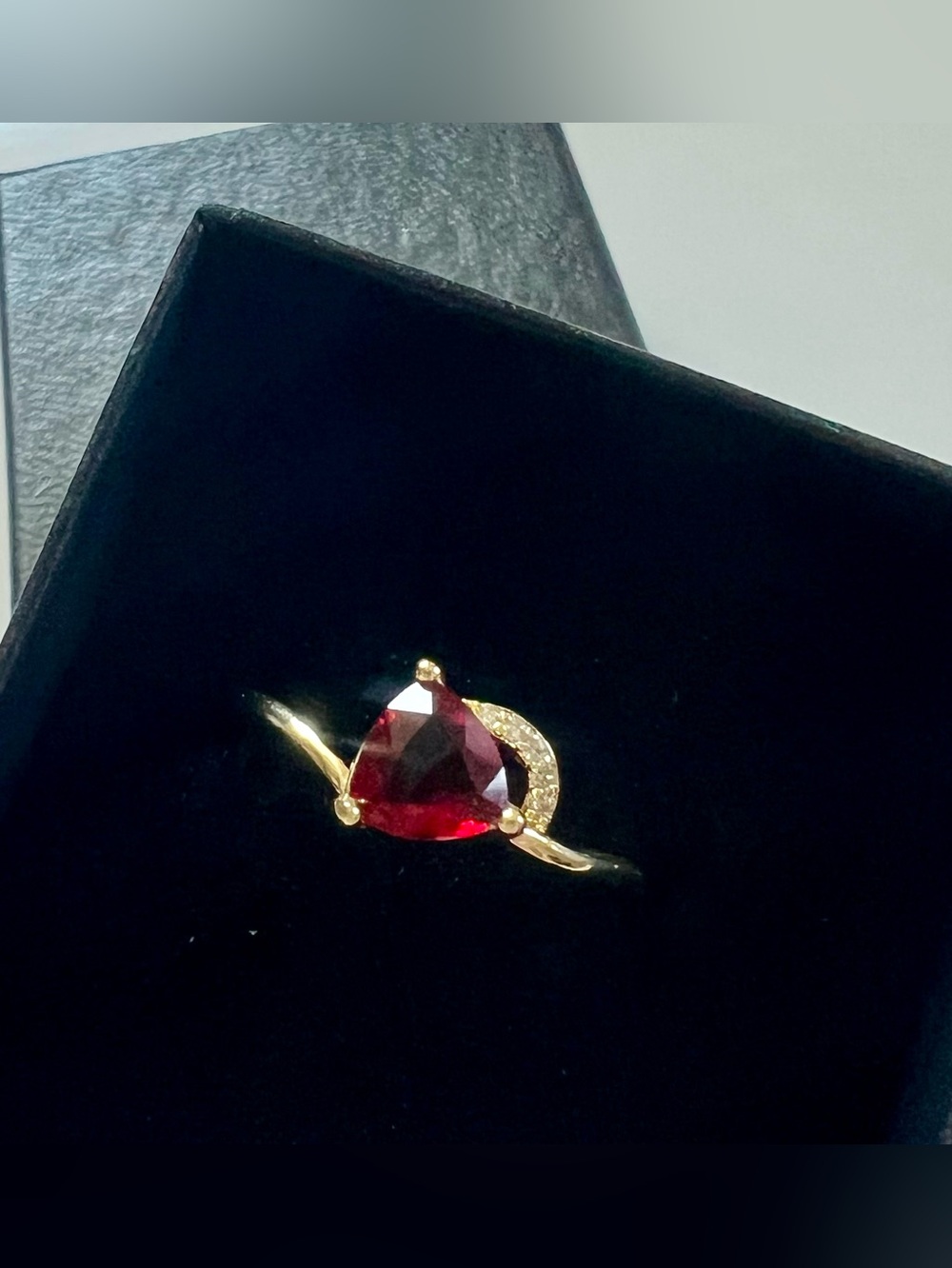Nwot 18k Yellow
Goldplated Ring with Red Gemstone and Pave’ Crystals Size 7